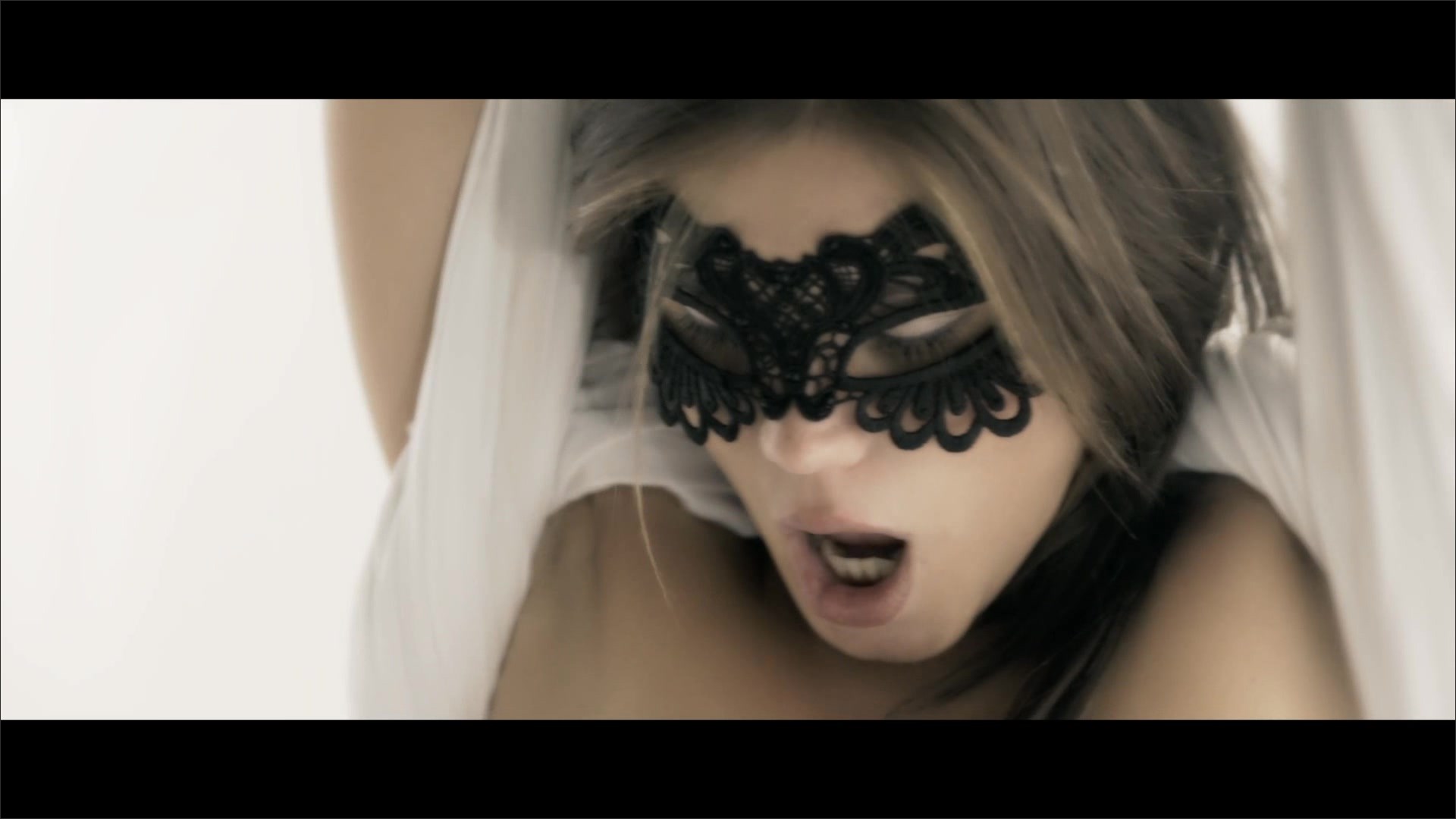 X-Art – Floating Emotions (Apr 5, 2014)